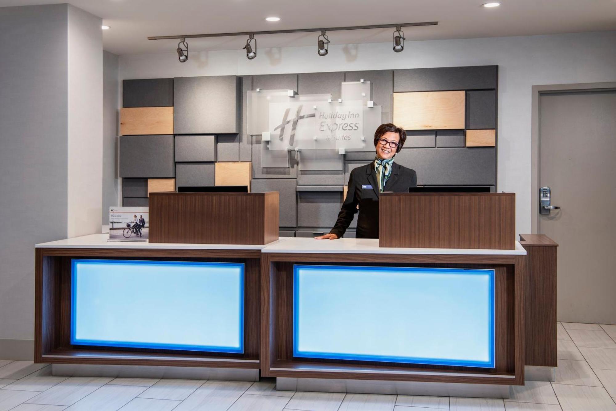 Holiday Inn Express Hotel & Suites Saskatoon By Ihg Eksteriør bilde